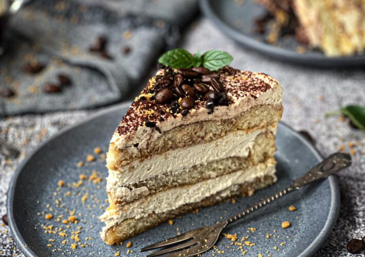 tort tiramisu bez pieczenia